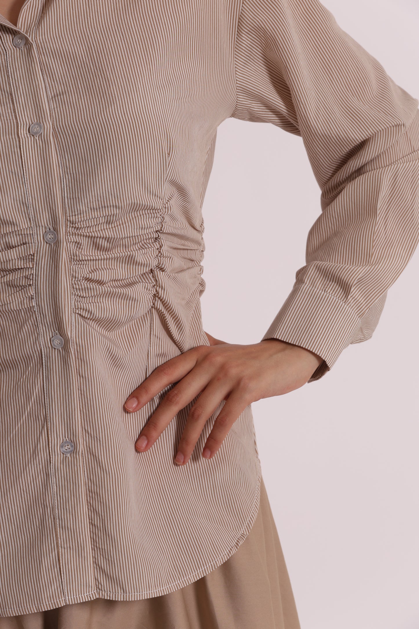CAMICIA CON DETTAGLIO DRAPPEGGIO IN VITA