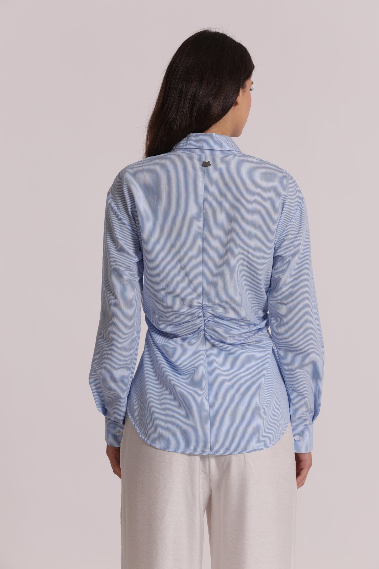 CAMICIA CON DETTAGLIO DRAPPEGGIO IN VITA