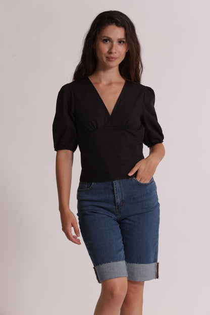BLUSA CROPPED CON SCOLLO A V