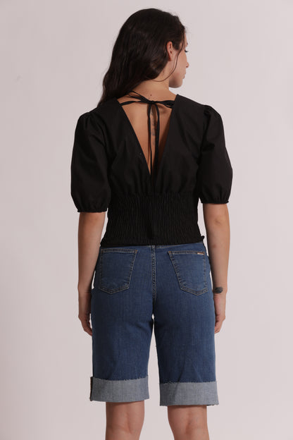 BLUSA CROPPED CON SCOLLO A V
