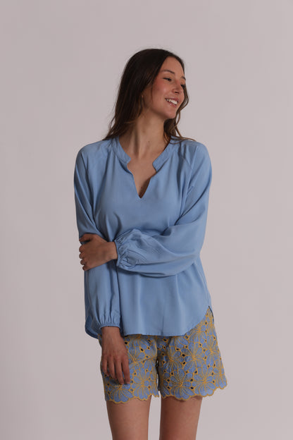 BLUSA A MANICHE LUNGHE TINTA UNITA