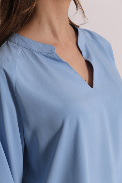 BLUSA A MANICHE LUNGHE TINTA UNITA