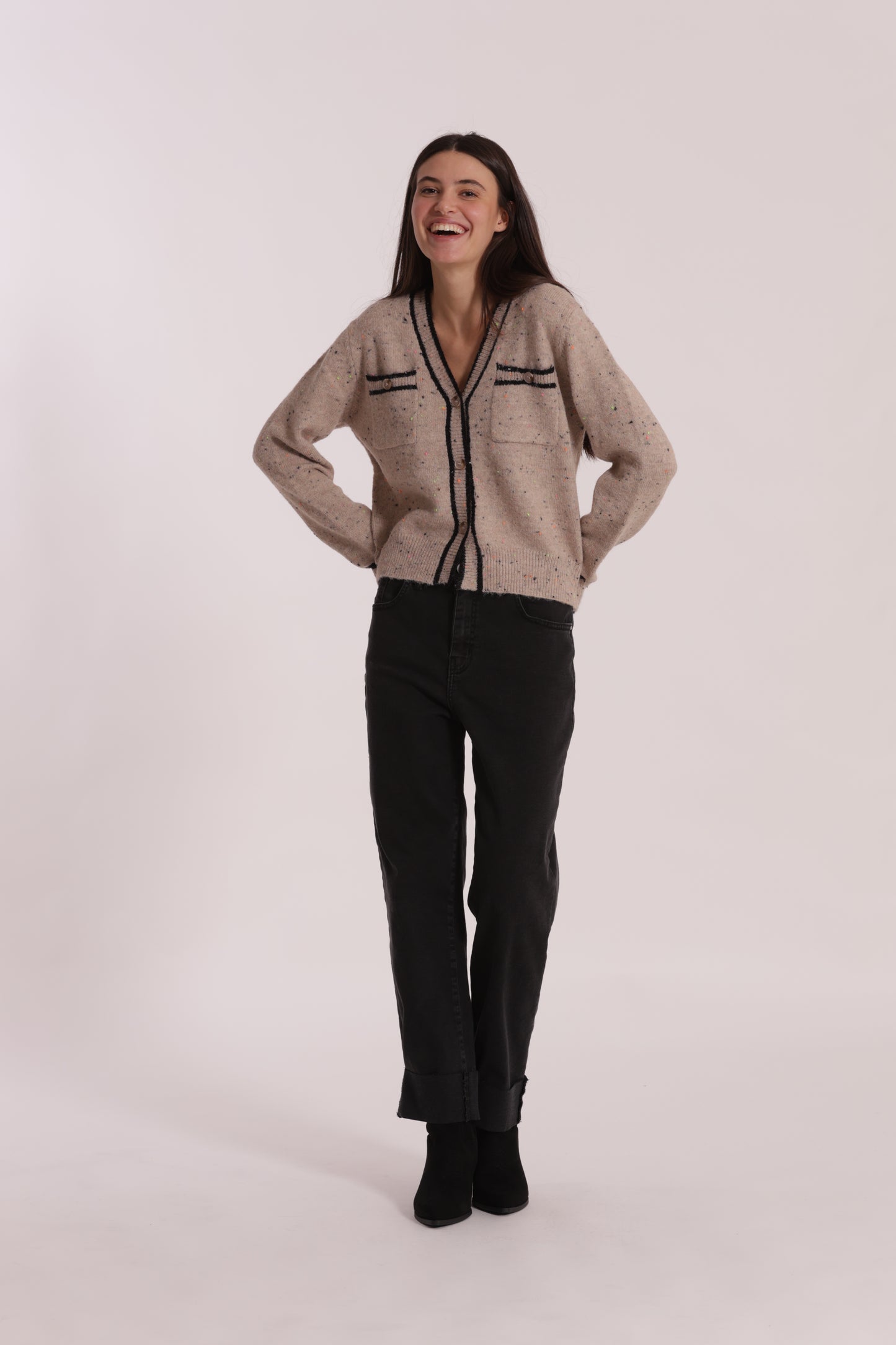 JEANS CROPPED CON RIVOLTO