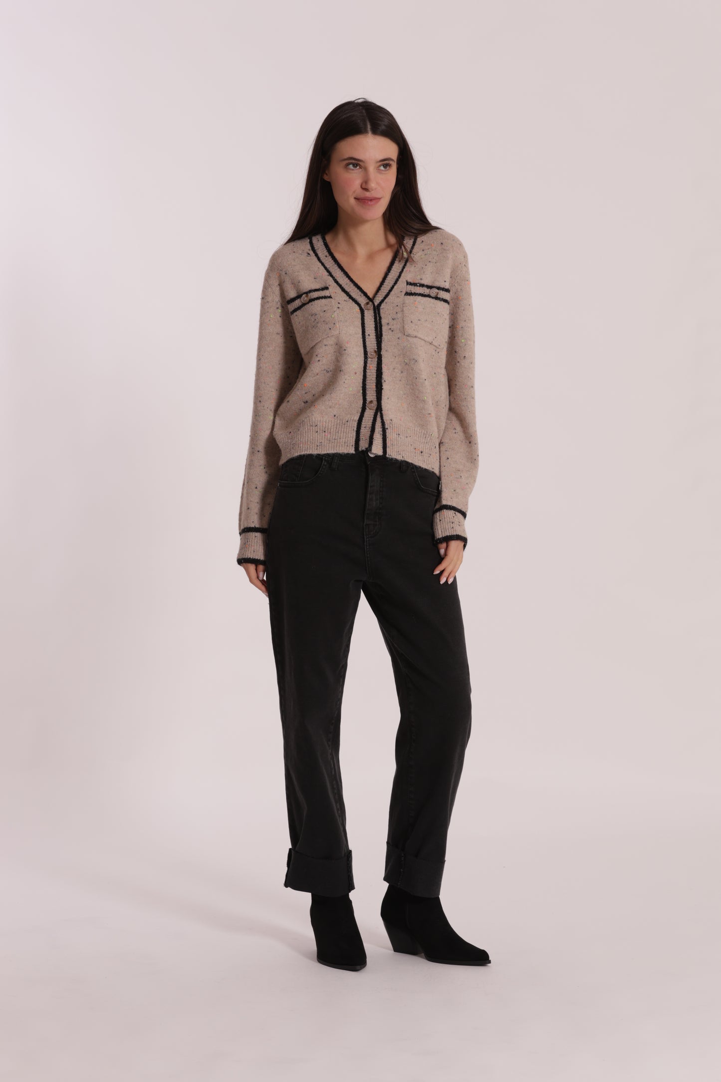 JEANS CROPPED CON RIVOLTO