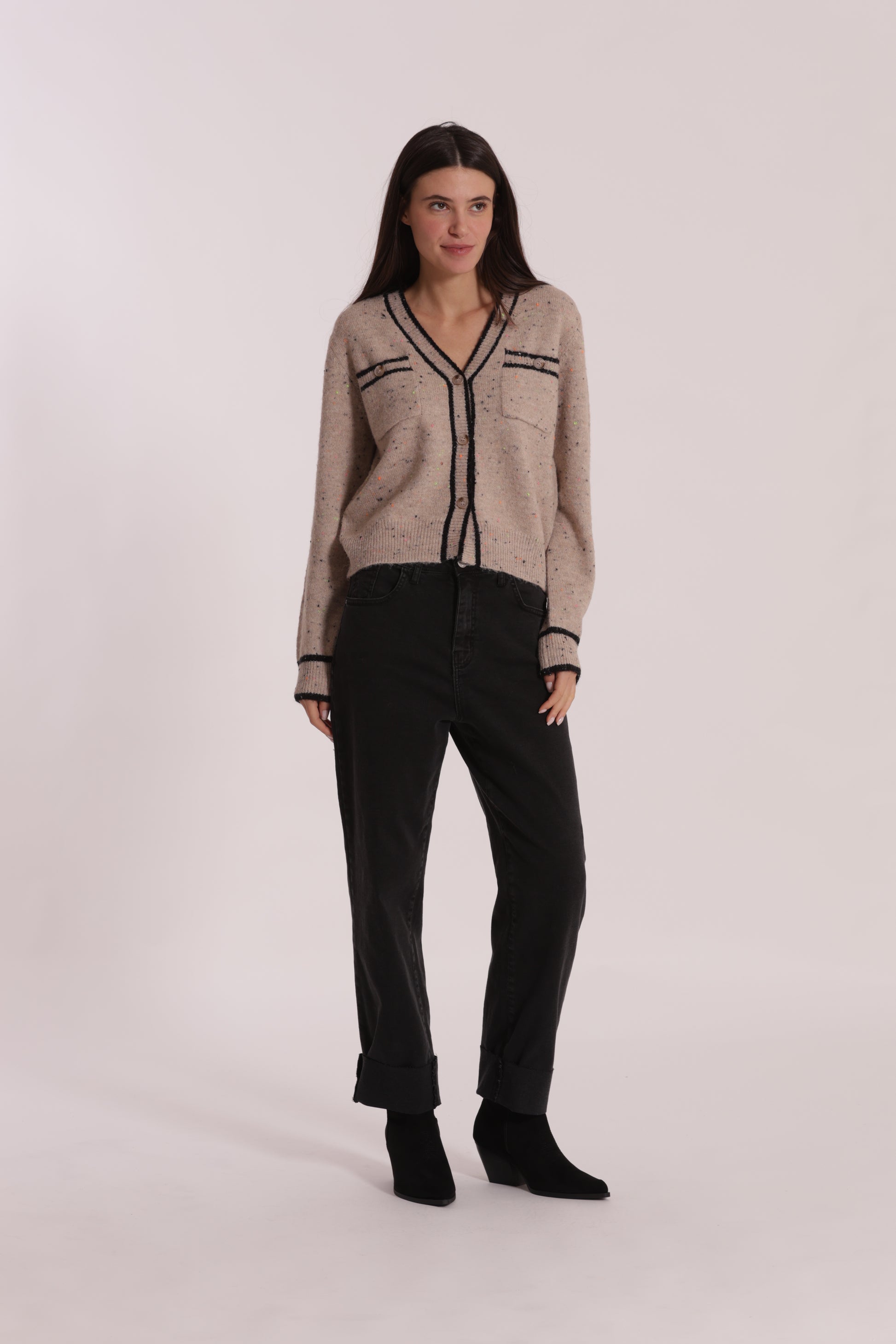 JEANS CROPPED CON RIVOLTO