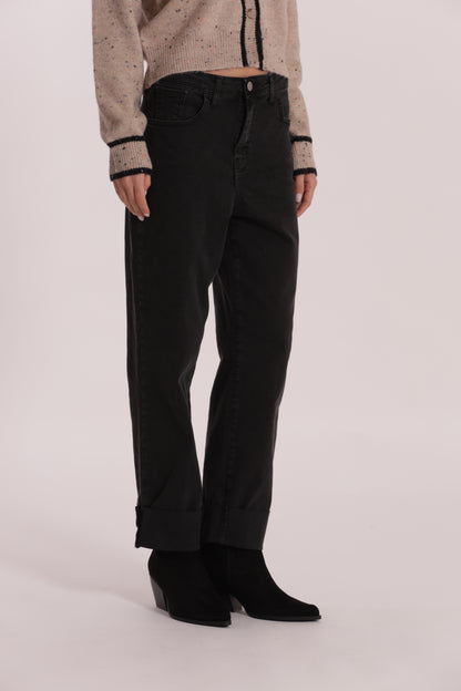 JEANS CROPPED CON RIVOLTO