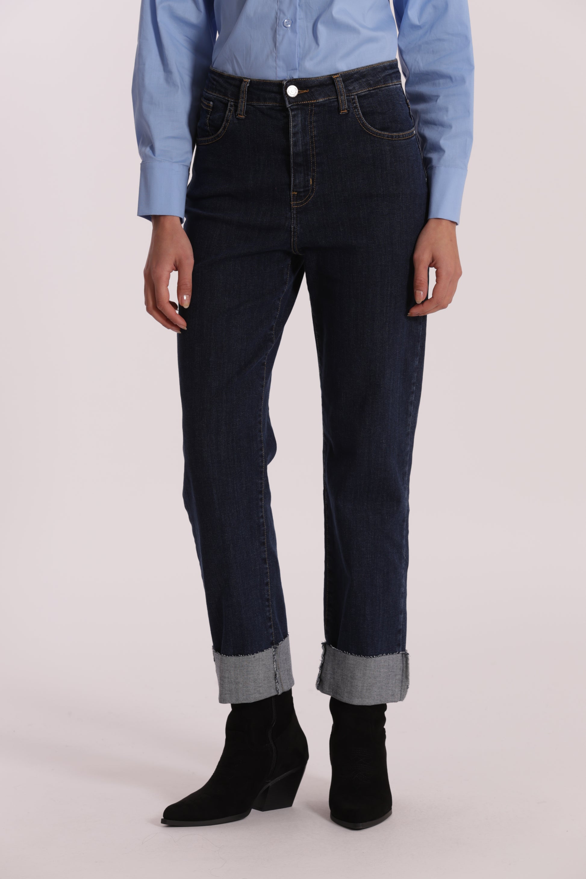 JEANS CROPPED CON RIVOLTO