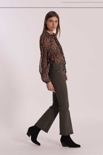 PANTALONE CROPPED FLARE IN GABARDINA