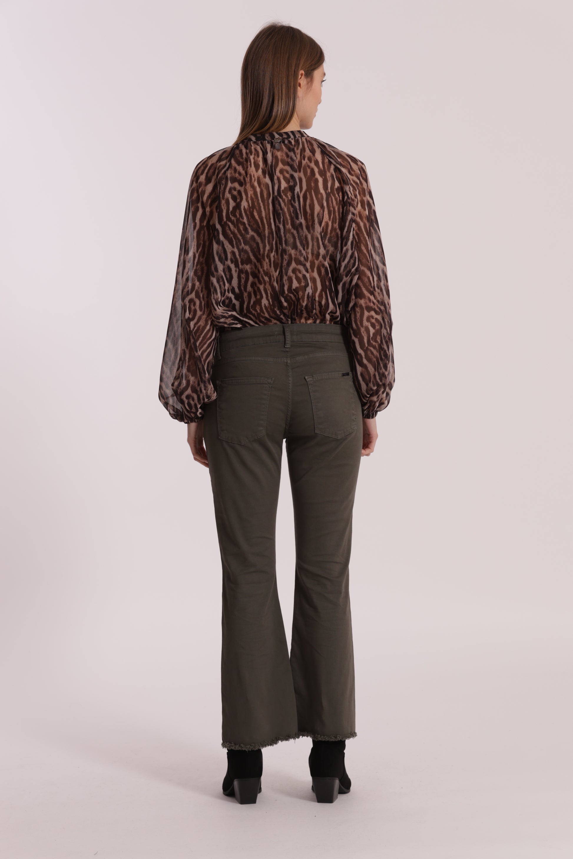 PANTALONE CROPPED FLARE IN GABARDINA
