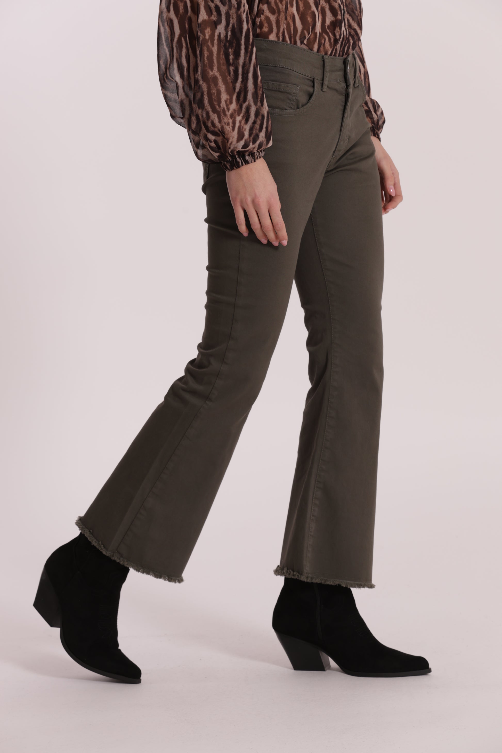 PANTALONE CROPPED FLARE IN GABARDINA