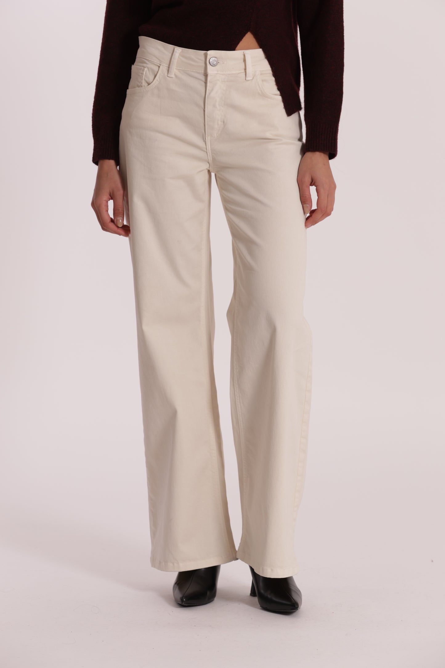PANTALONE DRITTO CON TASCA QUADRATA IN GABARDINA