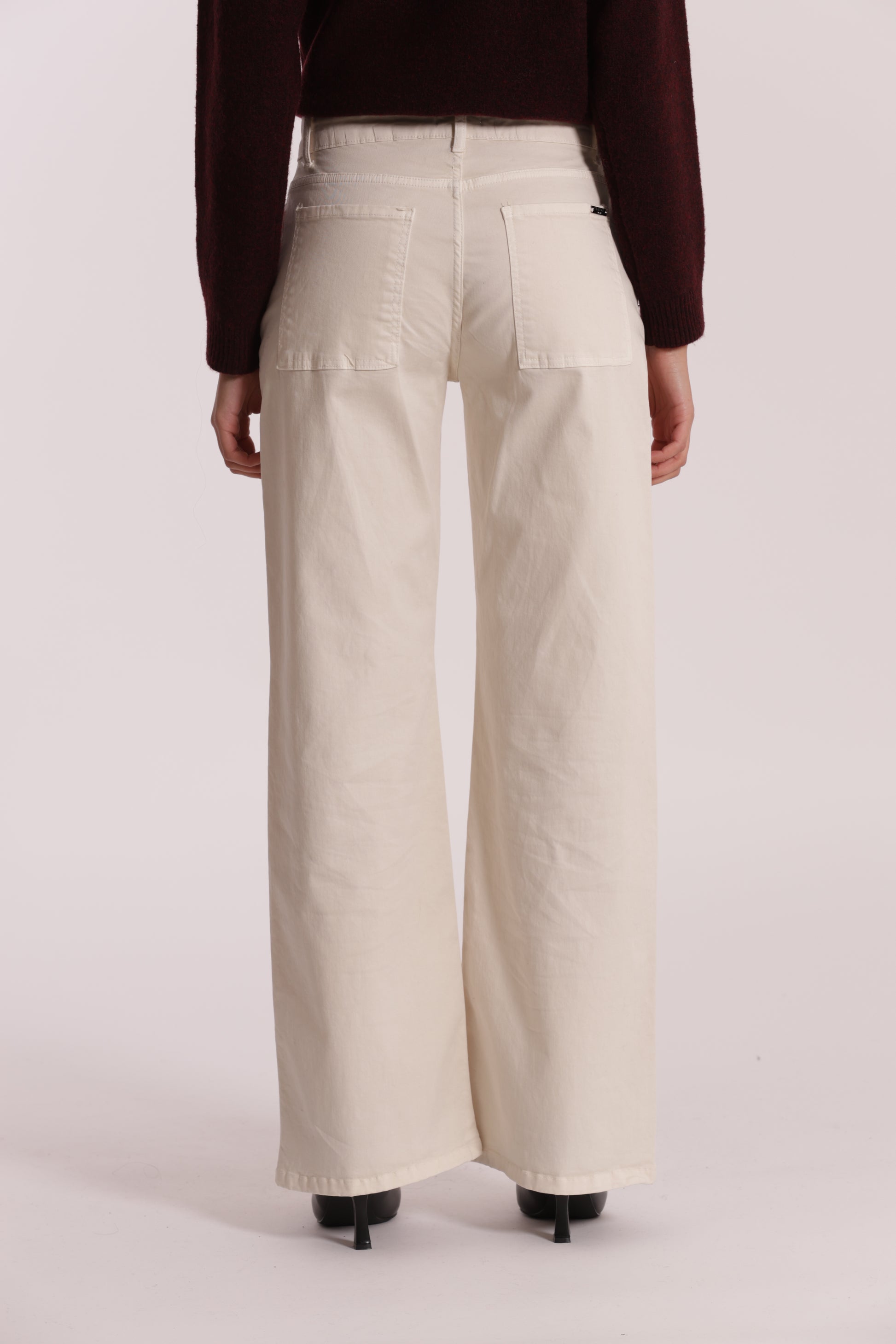 PANTALONE DRITTO CON TASCA QUADRATA IN GABARDINA