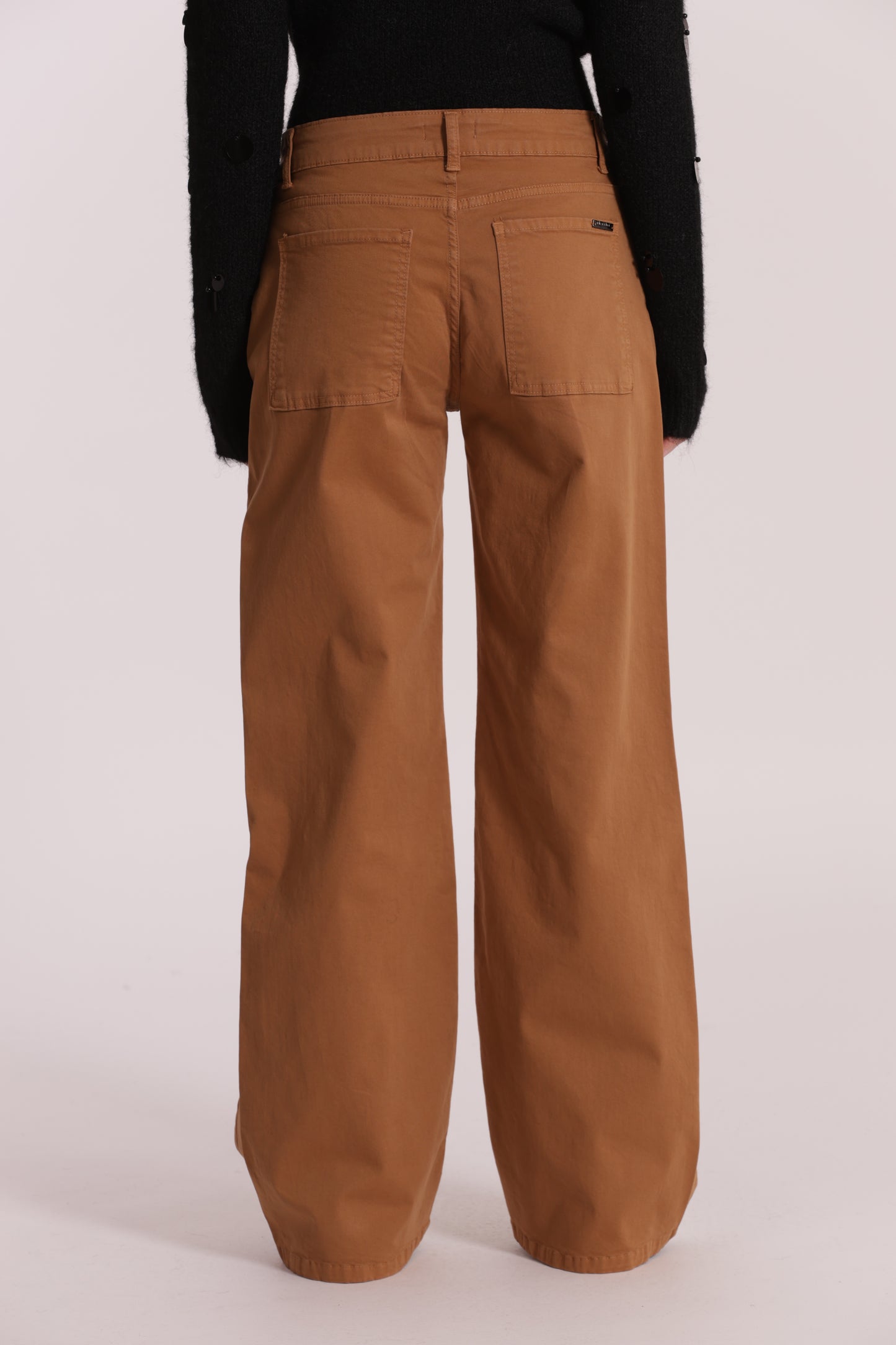 PANTALONE DRITTO CON TASCA QUADRATA IN GABARDINA