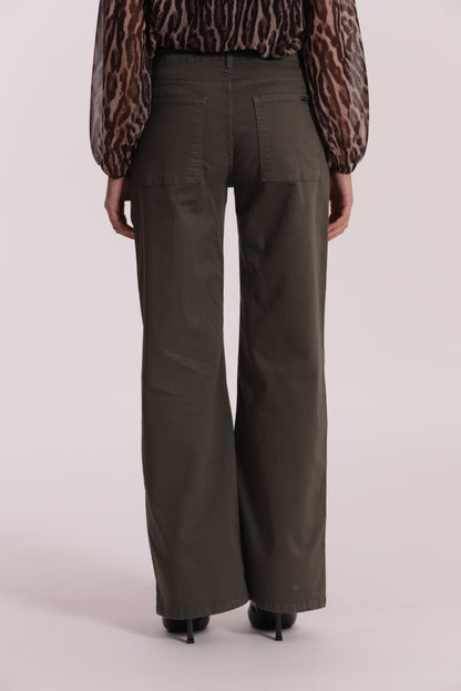 PANTALONE DRITTO CON TASCA QUADRATA IN GABARDINA