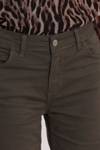 PANTALONE DRITTO CON TASCA QUADRATA IN GABARDINA
