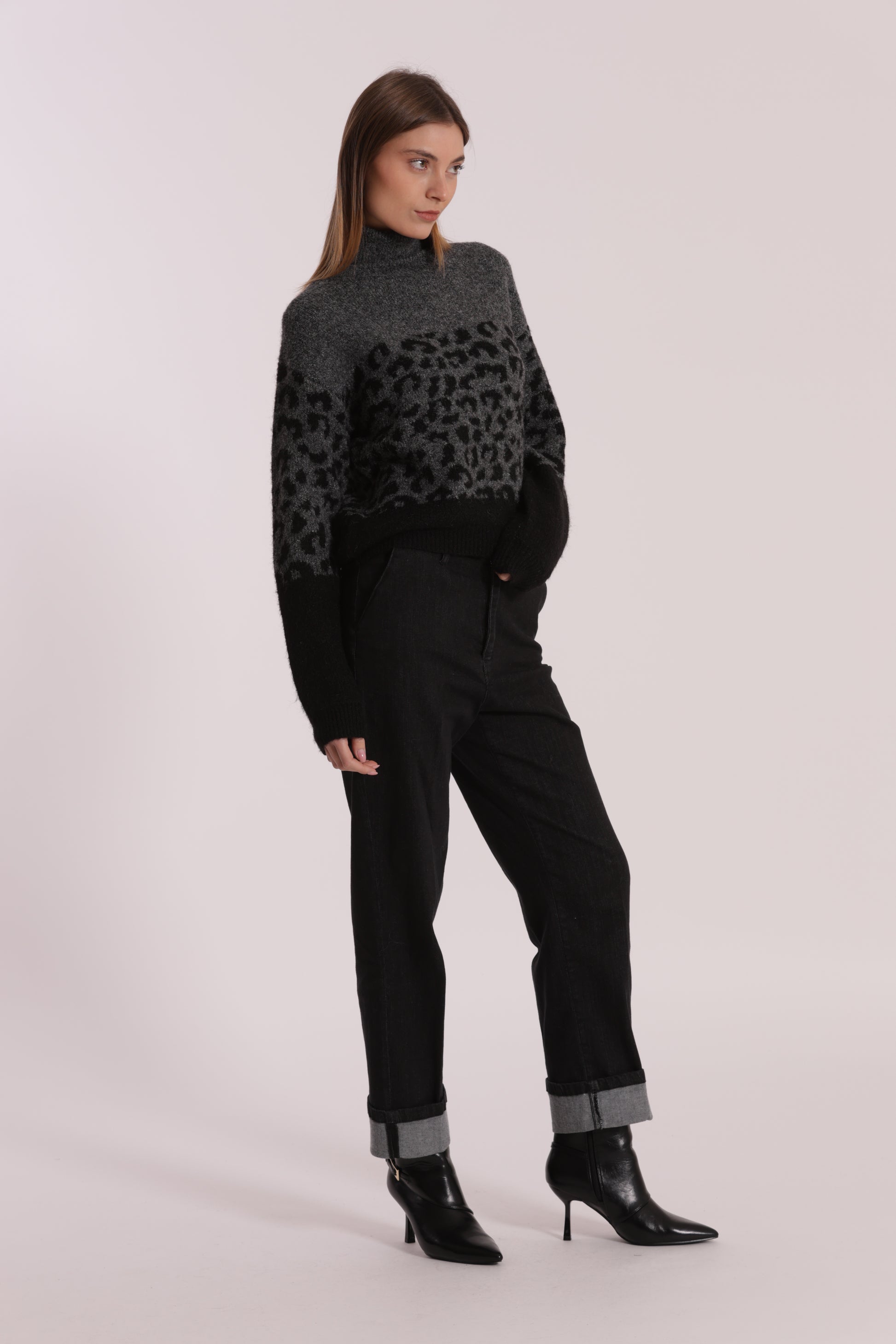 JEANS WIDE LEG CON RISVOLTO