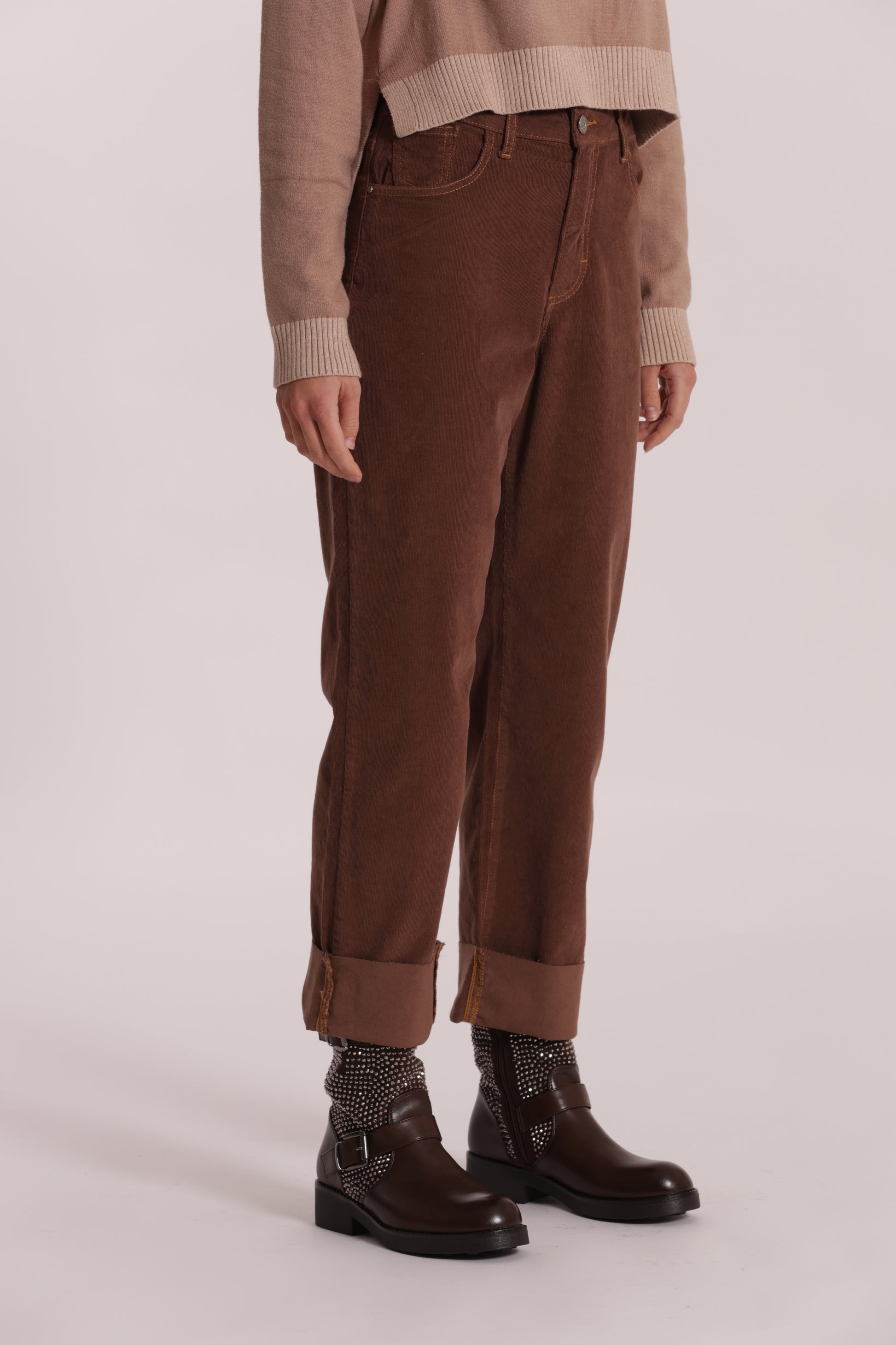 PANTALONE CROPPED CON RISVOLTO IN VELLUTO A COSTE