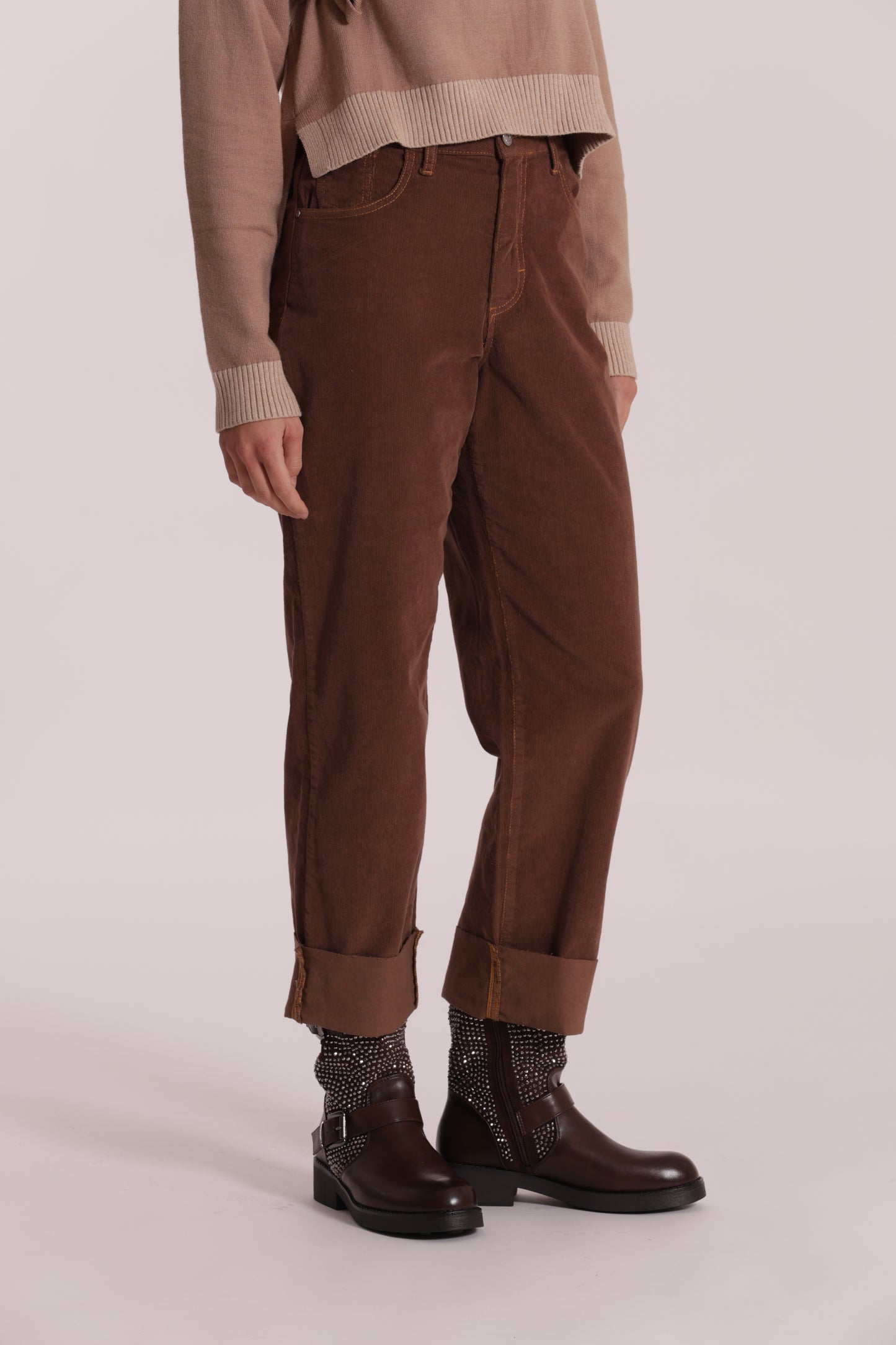 PANTALONE CROPPED CON RISVOLTO IN VELLUTO A COSTE