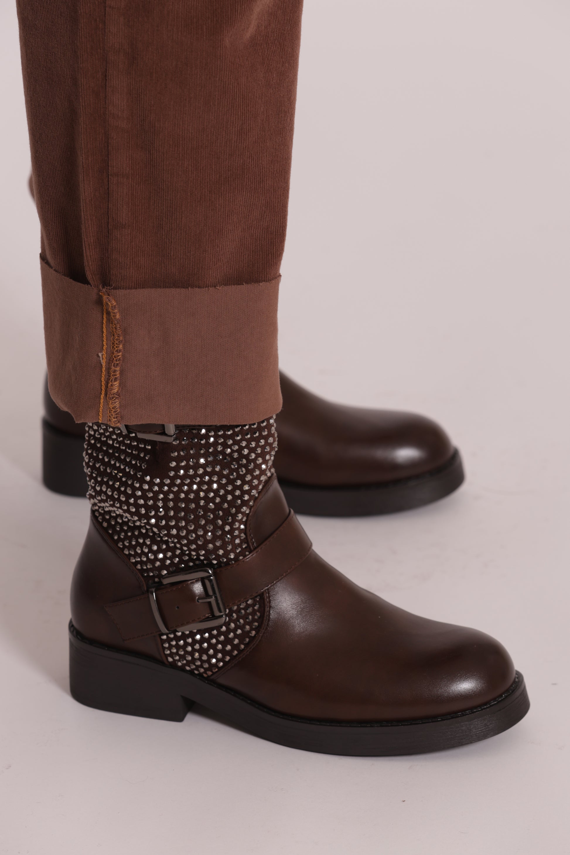 PANTALONE CROPPED CON RISVOLTO IN VELLUTO A COSTE