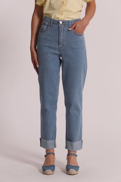 JEANS CROPPED CON RISVOLTO