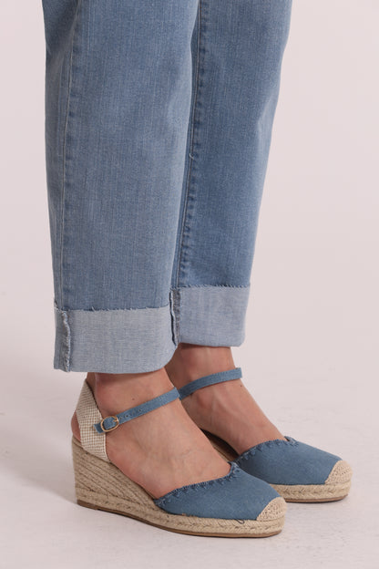 JEANS CROPPED CON RISVOLTO