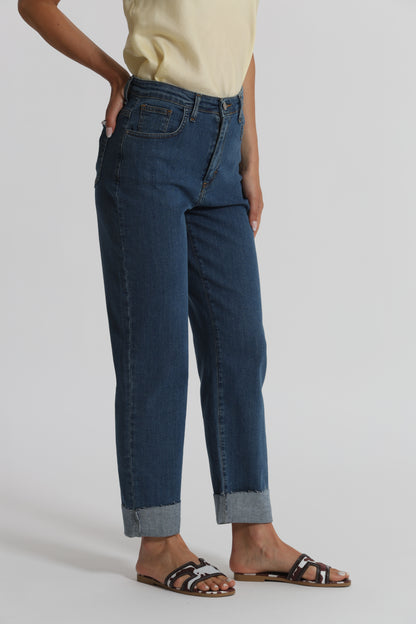 JEANS CROPPED CON RISVOLTO