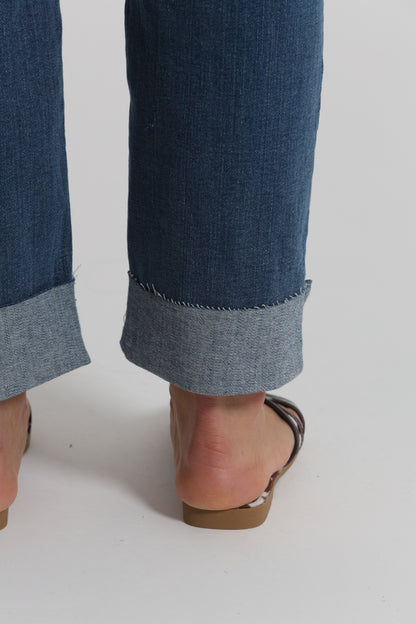 JEANS CROPPED CON RISVOLTO