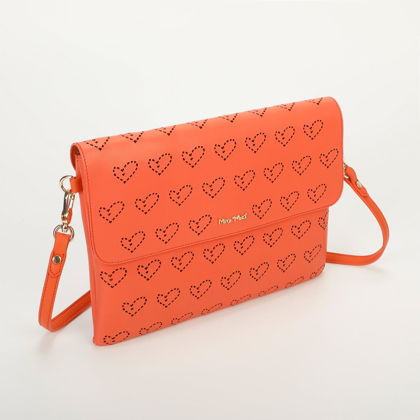 BORSA A TRACOLLA CON CUORE TRAFORATO