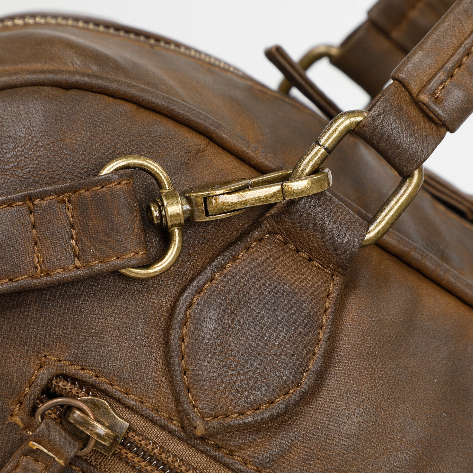 BORSA BAULETTO CON TASCHE