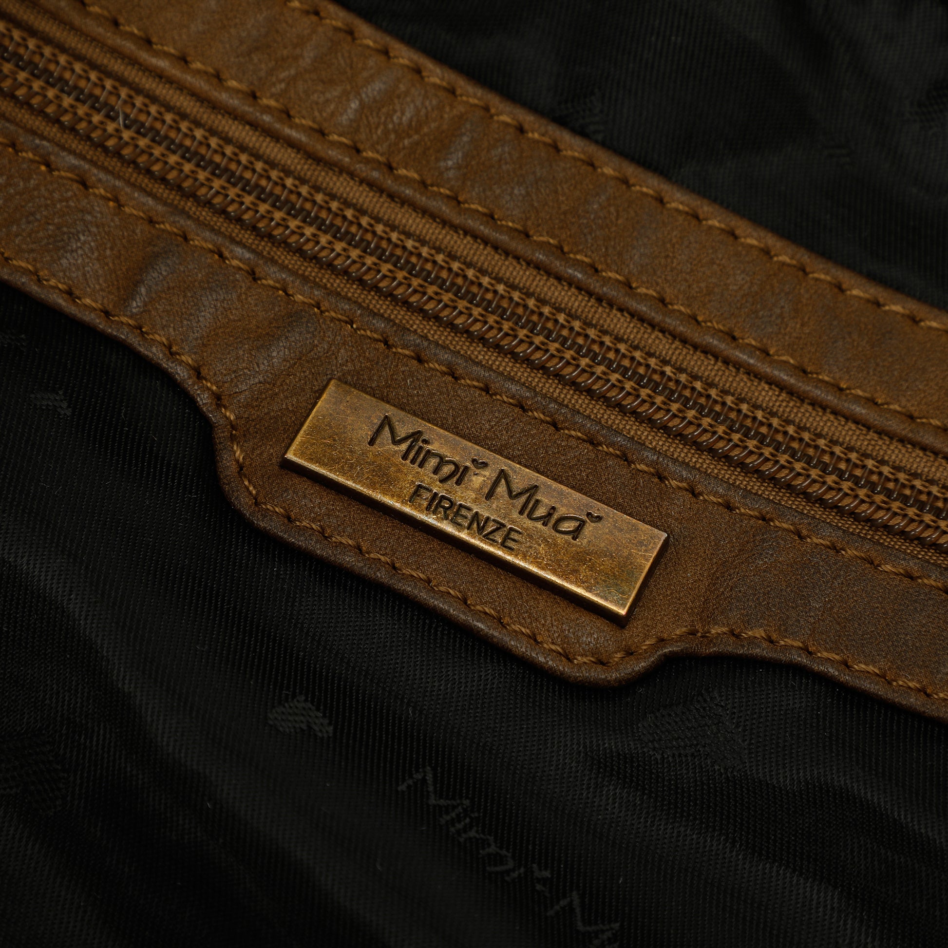 BORSA BAULETTO CON TASCHE