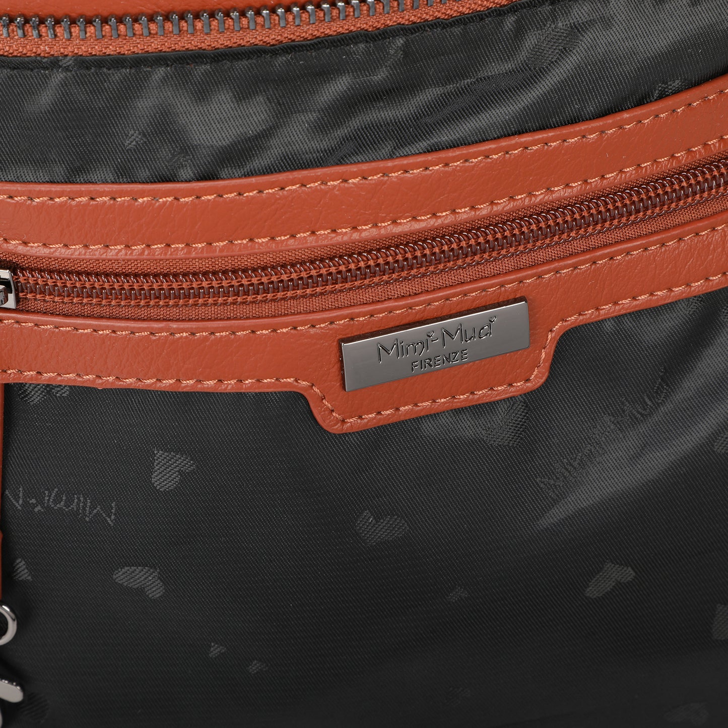 BORSA A SPALLA PICCOLA CON CATENA