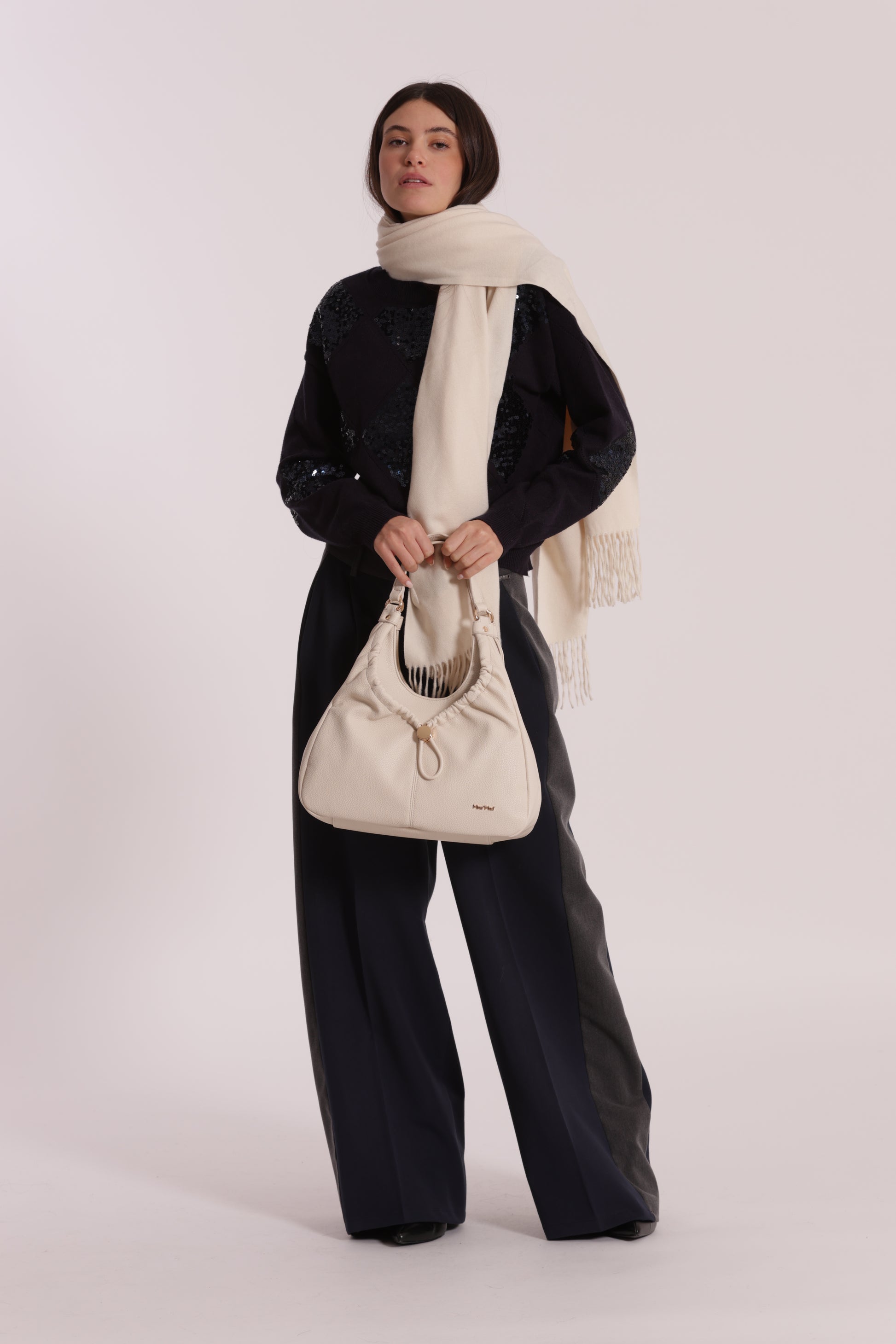 BORSA HOBO CON DETTAGLIO ARRICCIATO