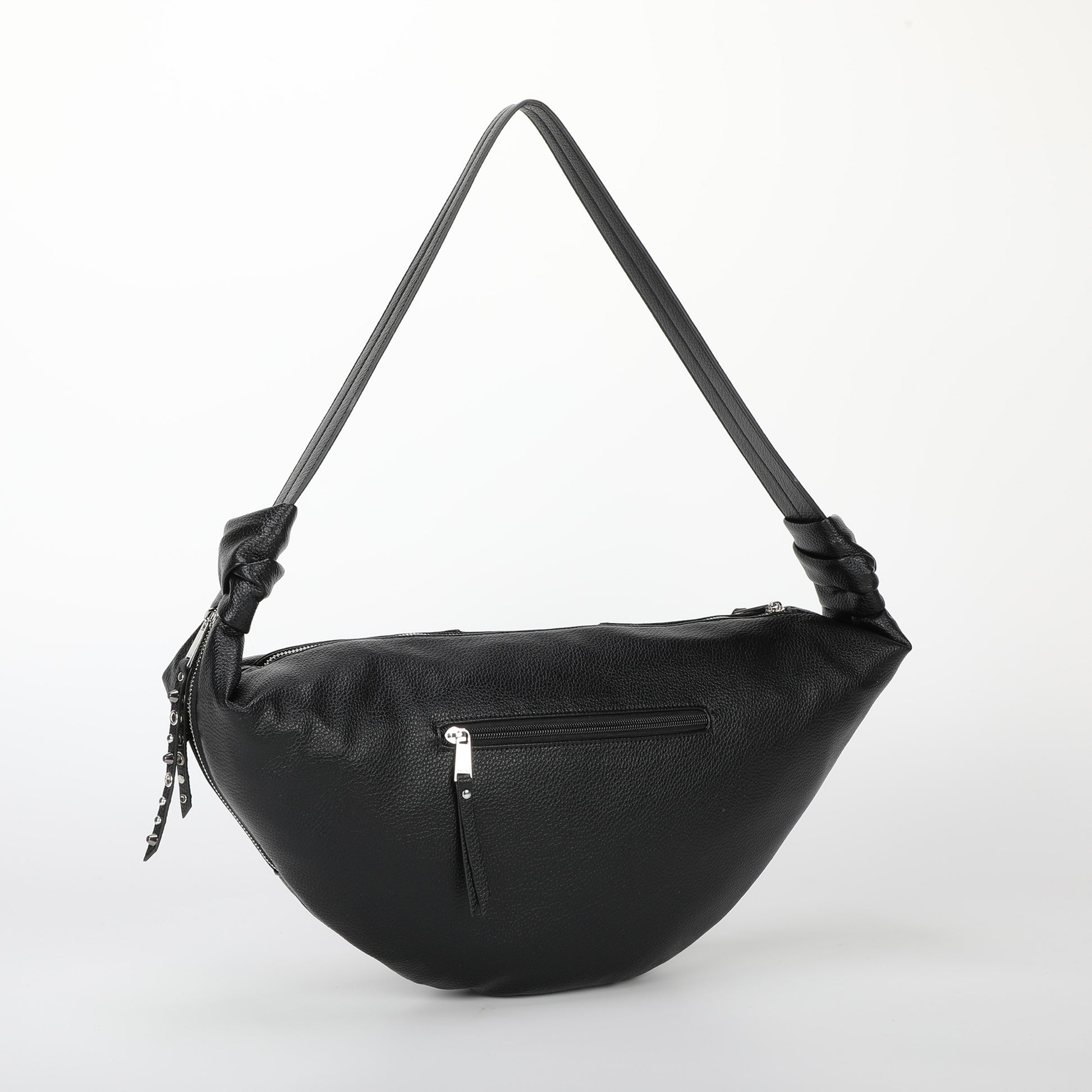 BORSA A TRACOLLA MEZZALUNA CON BORCHIE