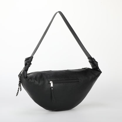 BORSA A TRACOLLA MEZZALUNA CON BORCHIE