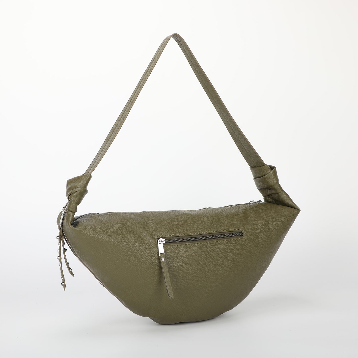 BORSA A TRACOLLA MEZZALUNA CON BORCHIE