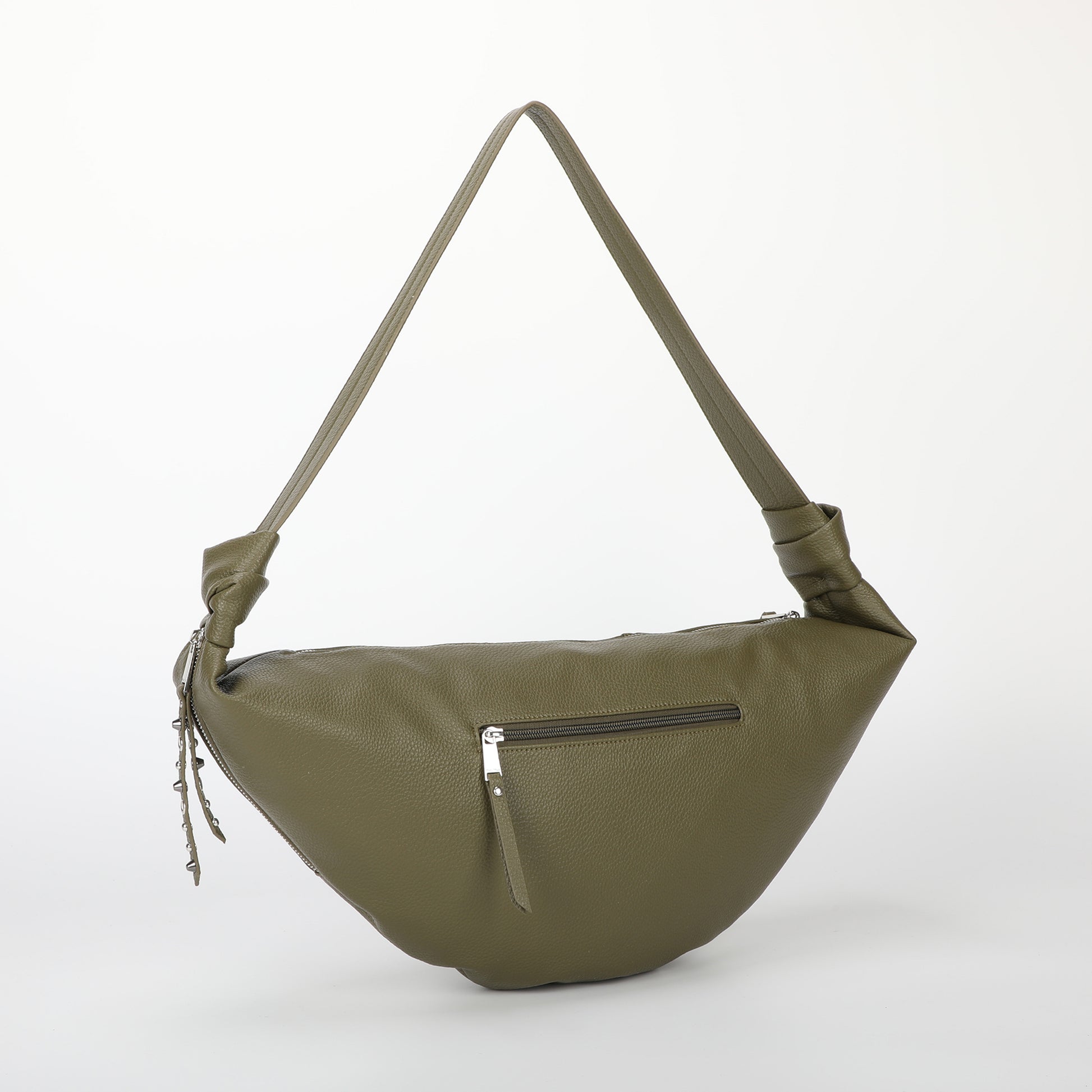 BORSA A TRACOLLA MEZZALUNA CON BORCHIE
