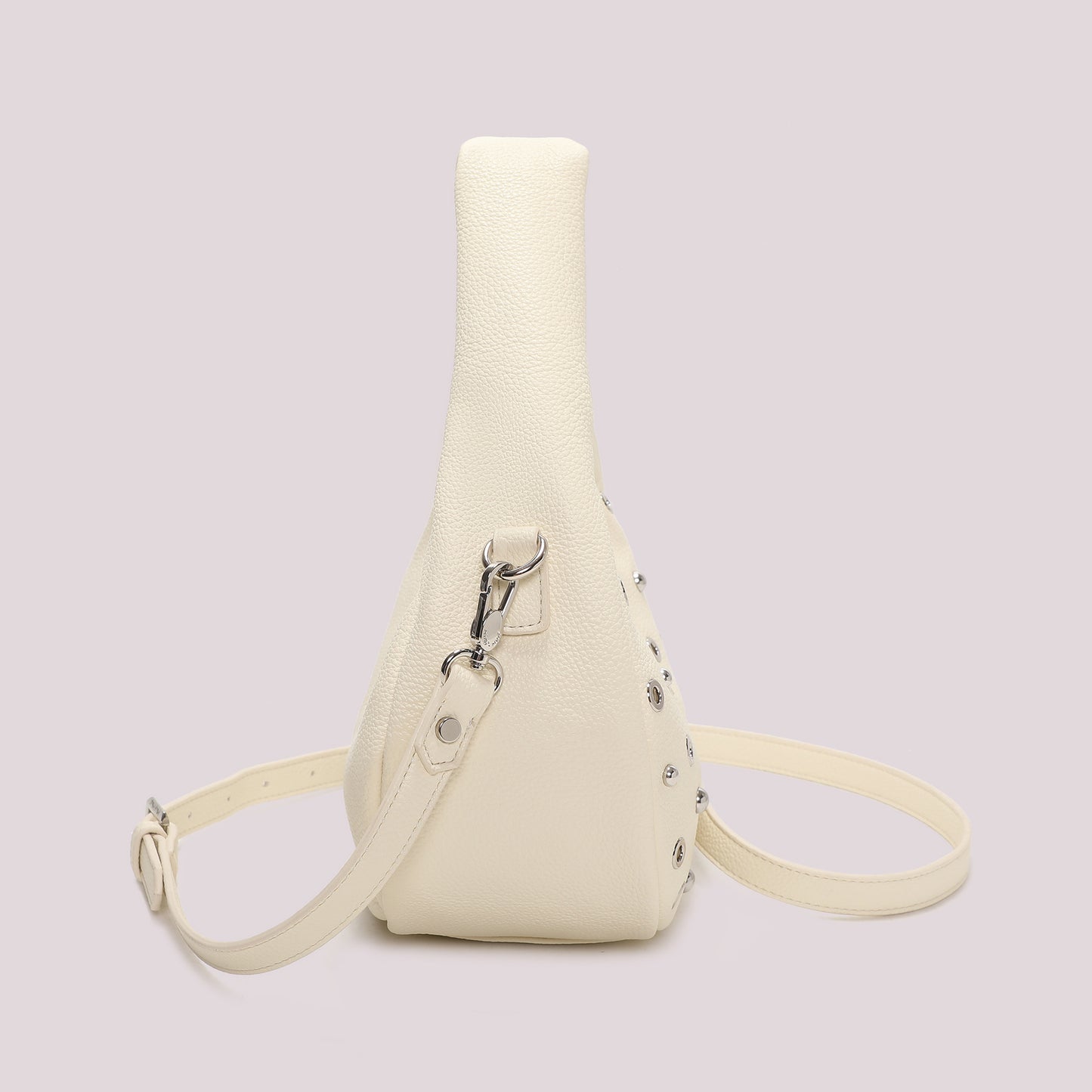 BORSA A MANO CON BORCHIE E OCCHIELLI