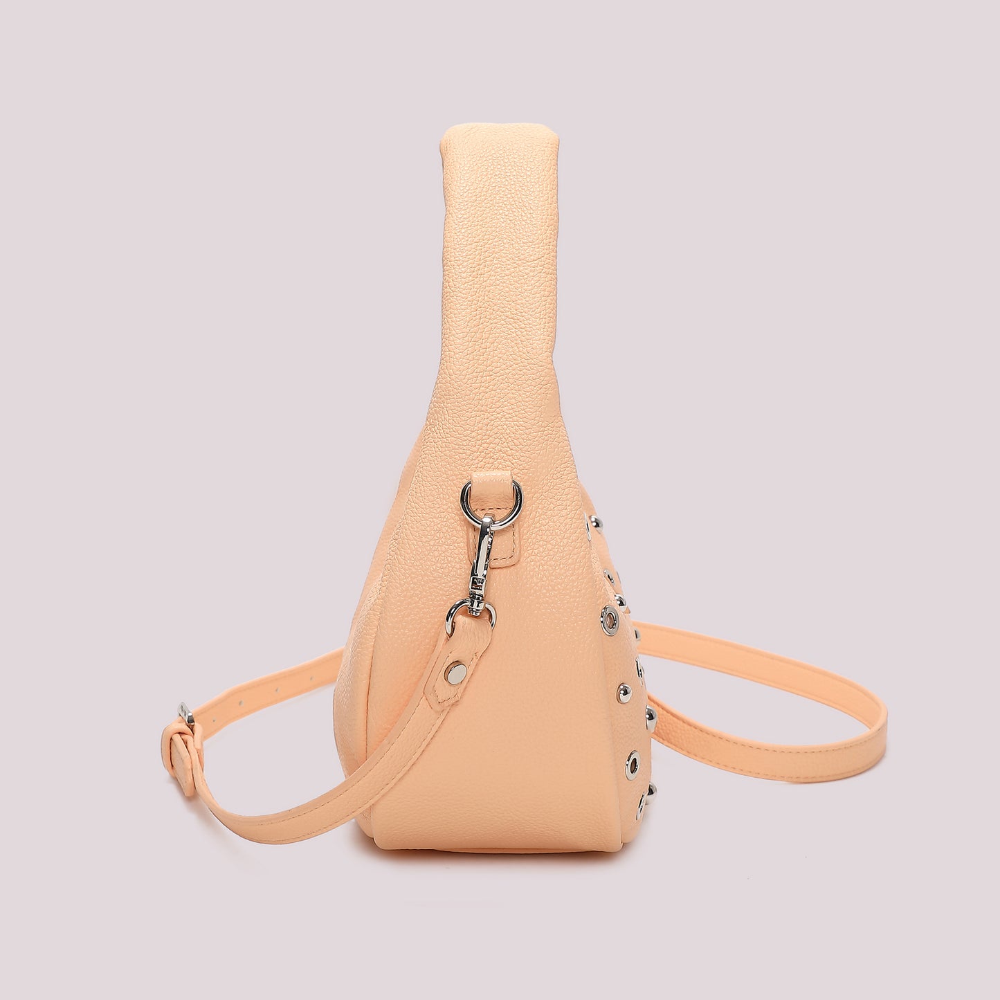 BORSA A MANO CON BORCHIE E OCCHIELLI