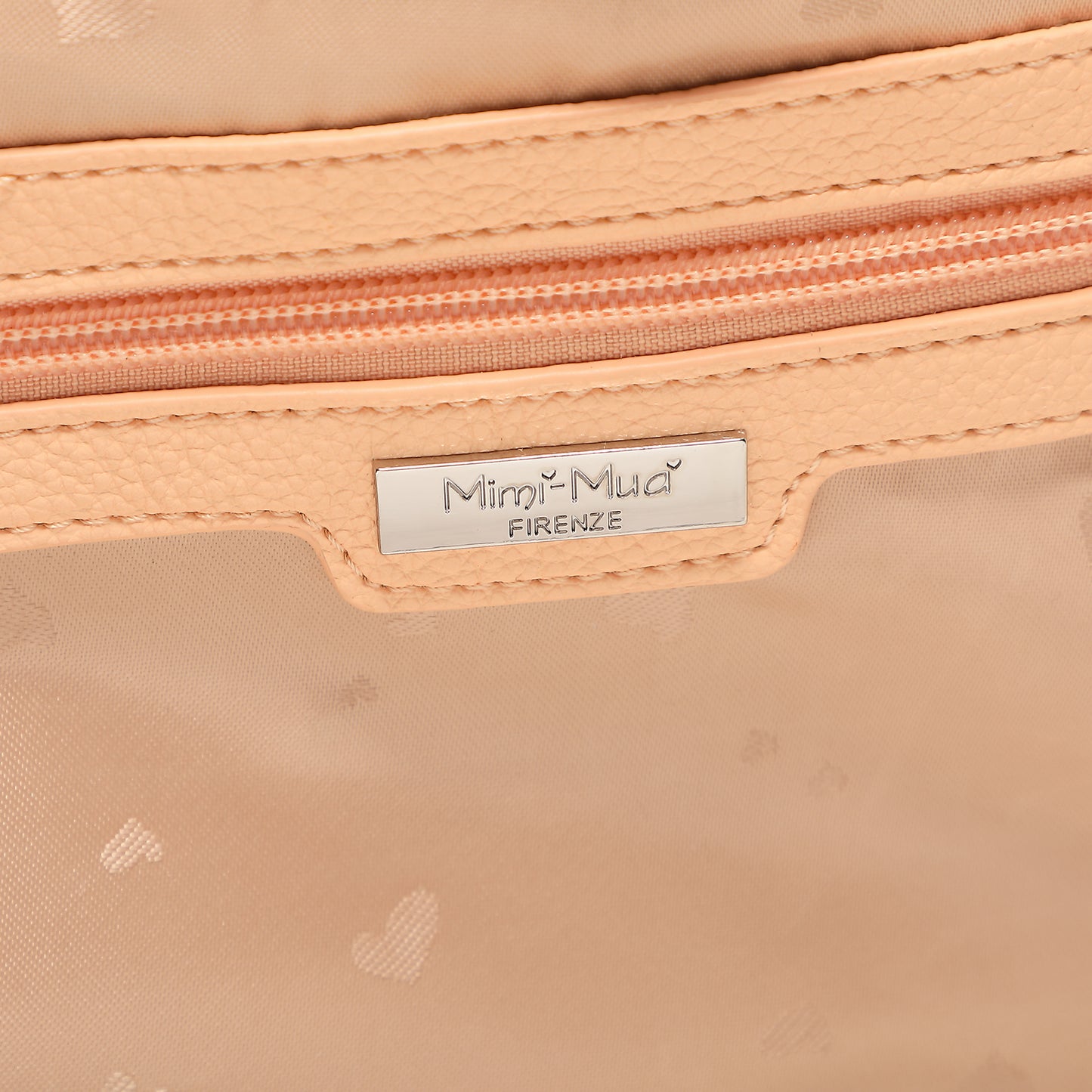 BORSA A MANO CON BORCHIE E OCCHIELLI