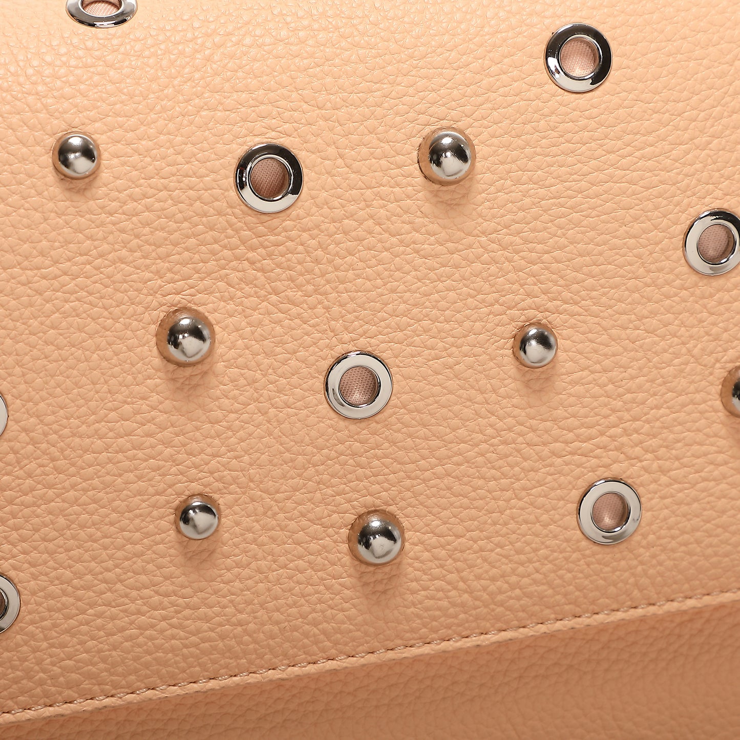 BORSA A BUSTA CON BORCHIE E OCCHIELLI