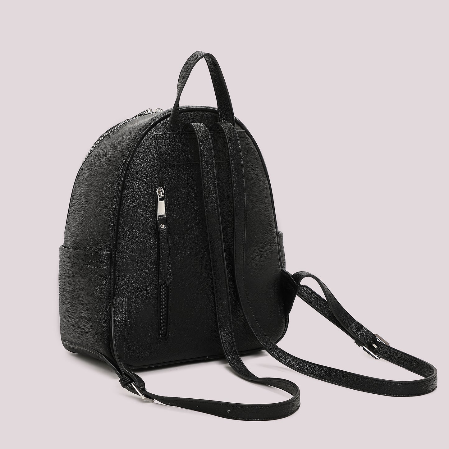 ZAINO CON BORCHIE E OCCHIELLI