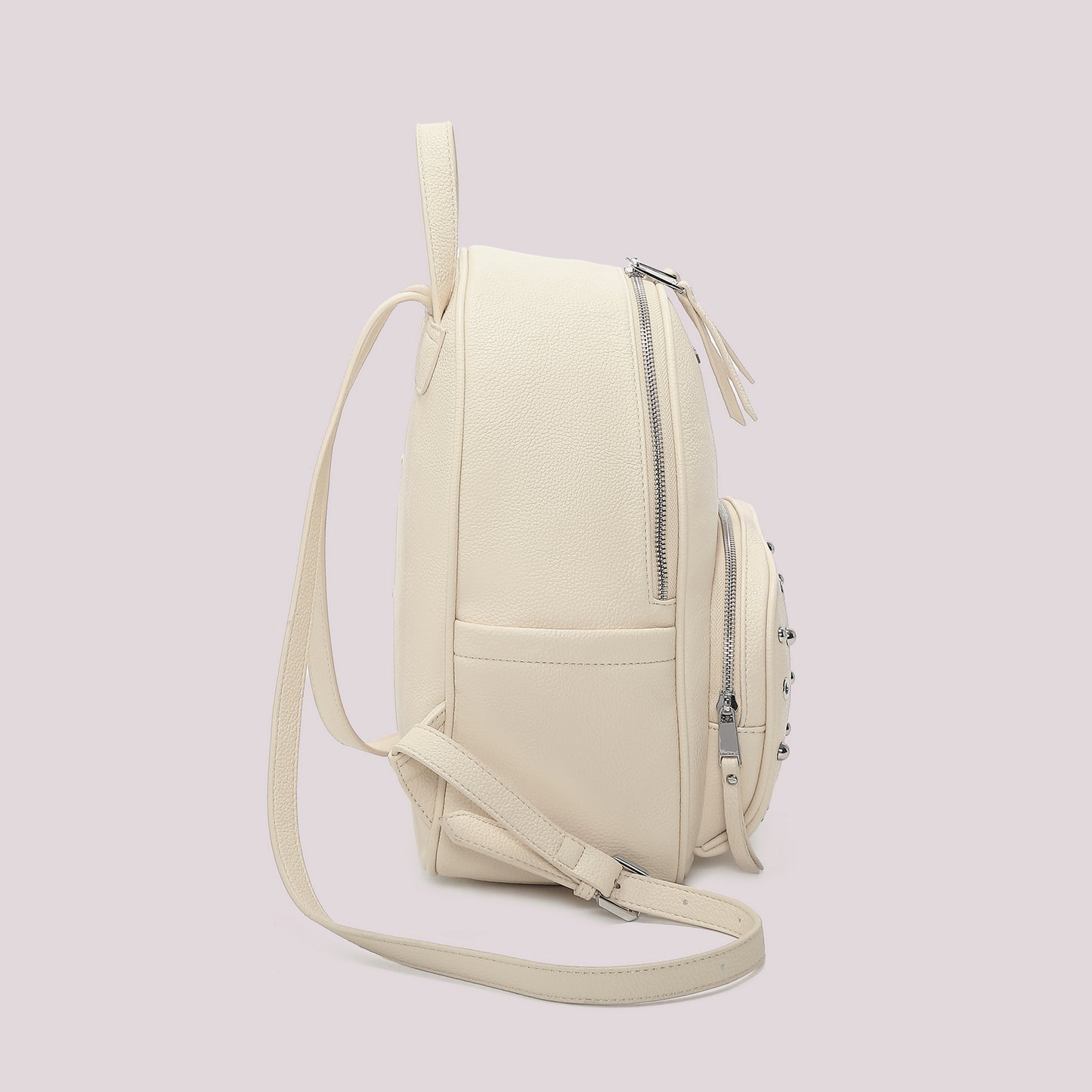 ZAINO CON BORCHIE E OCCHIELLI