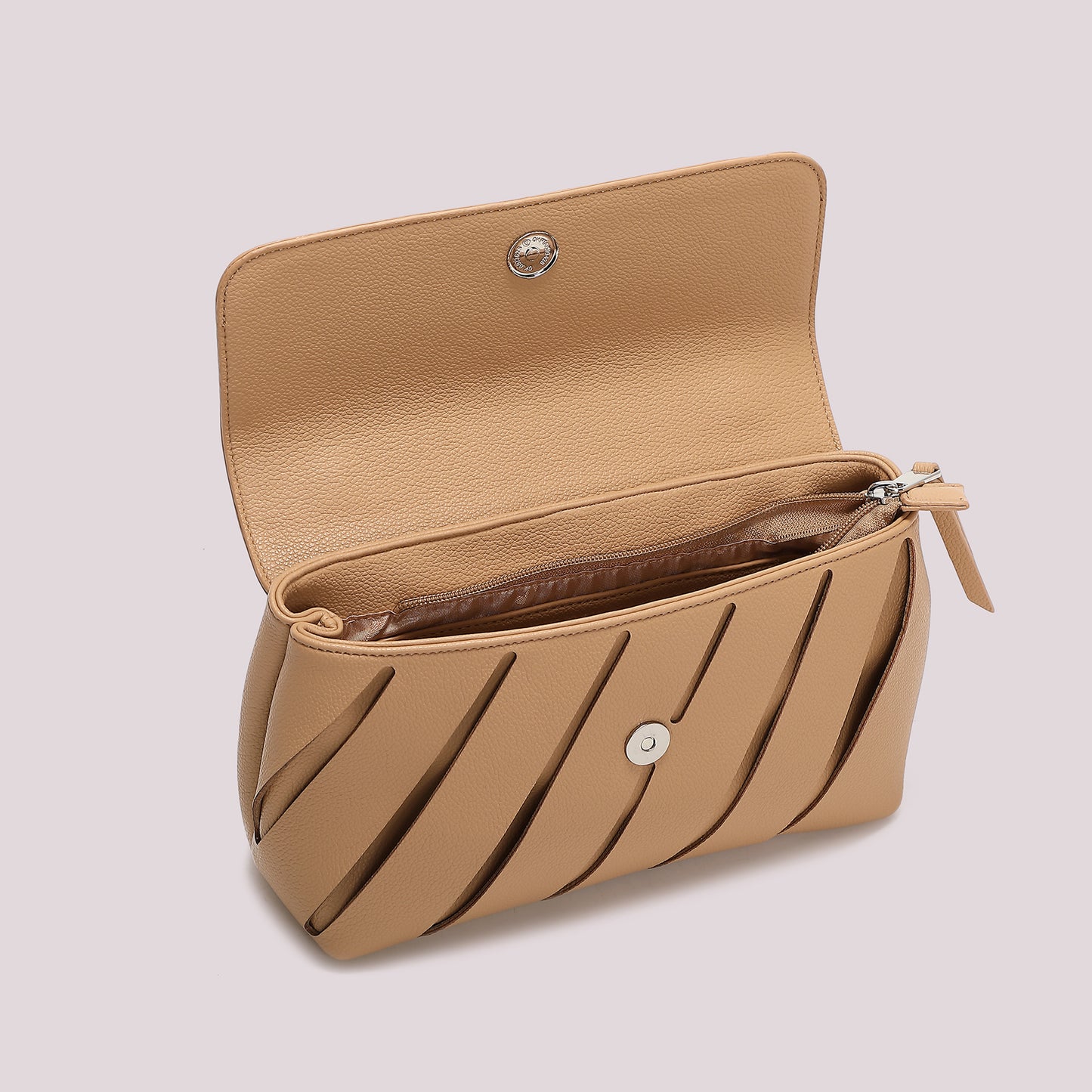 BORSA A TRACOLLA CON TAGLI DIAGONALI