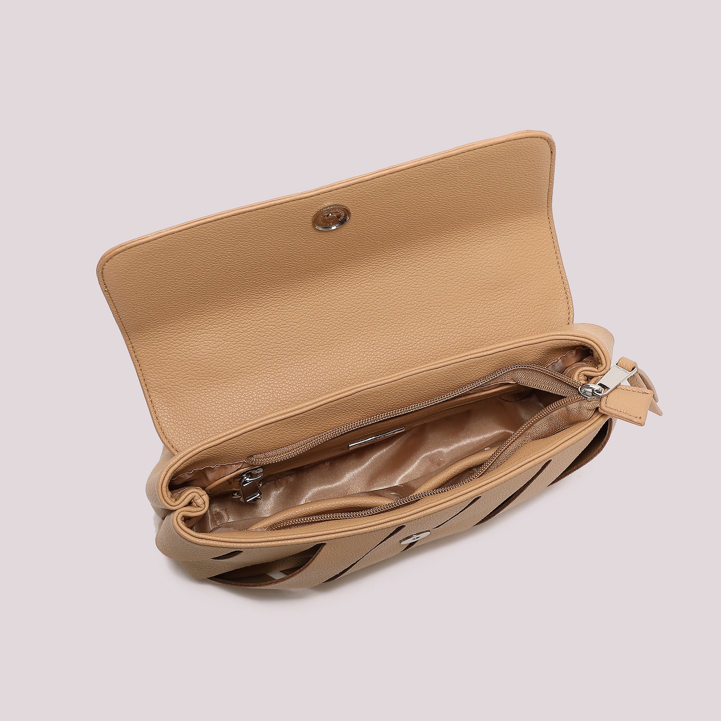 BORSA A TRACOLLA CON TAGLI DIAGONALI