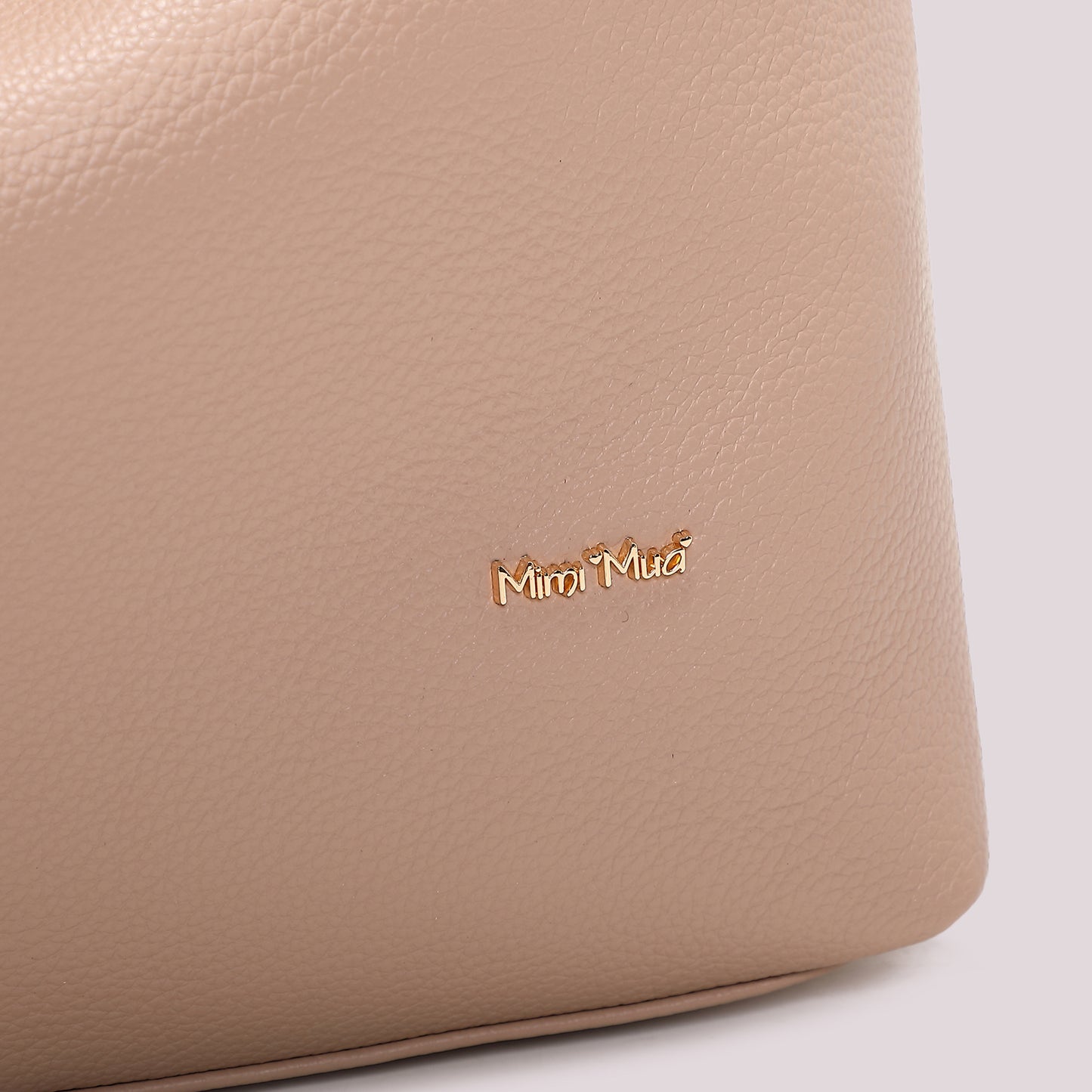 BORSA A SPALLA CON CATENA SUL MANICO