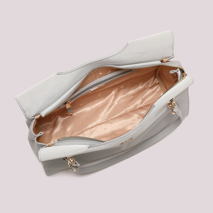 BORSA A SPALLA CON CATENA SUI MANICI