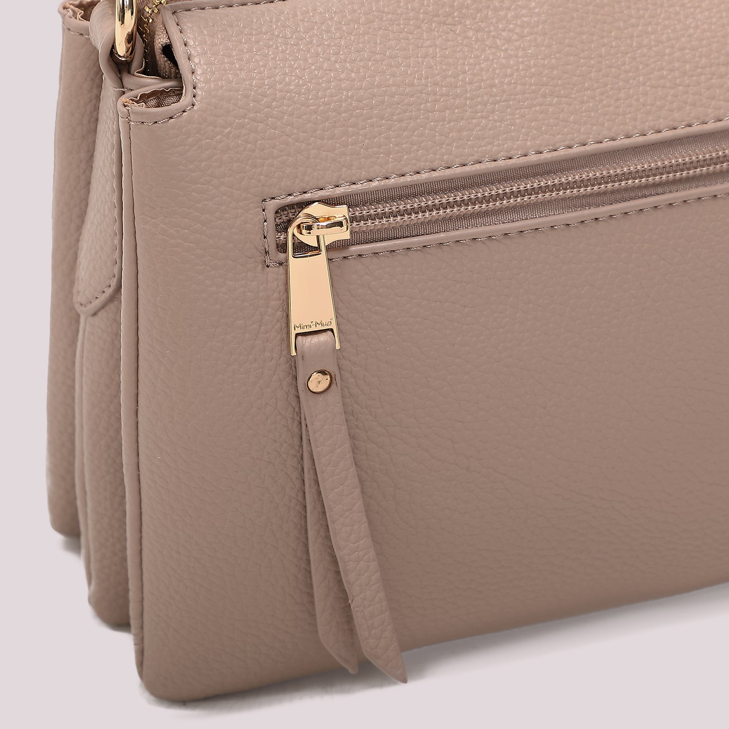 BORSA A TRACOLLA CON CATENA SUL MANICO