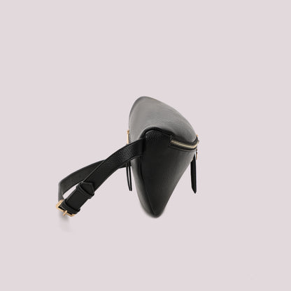 MARSUPIO CON CATENA SUL MANICO