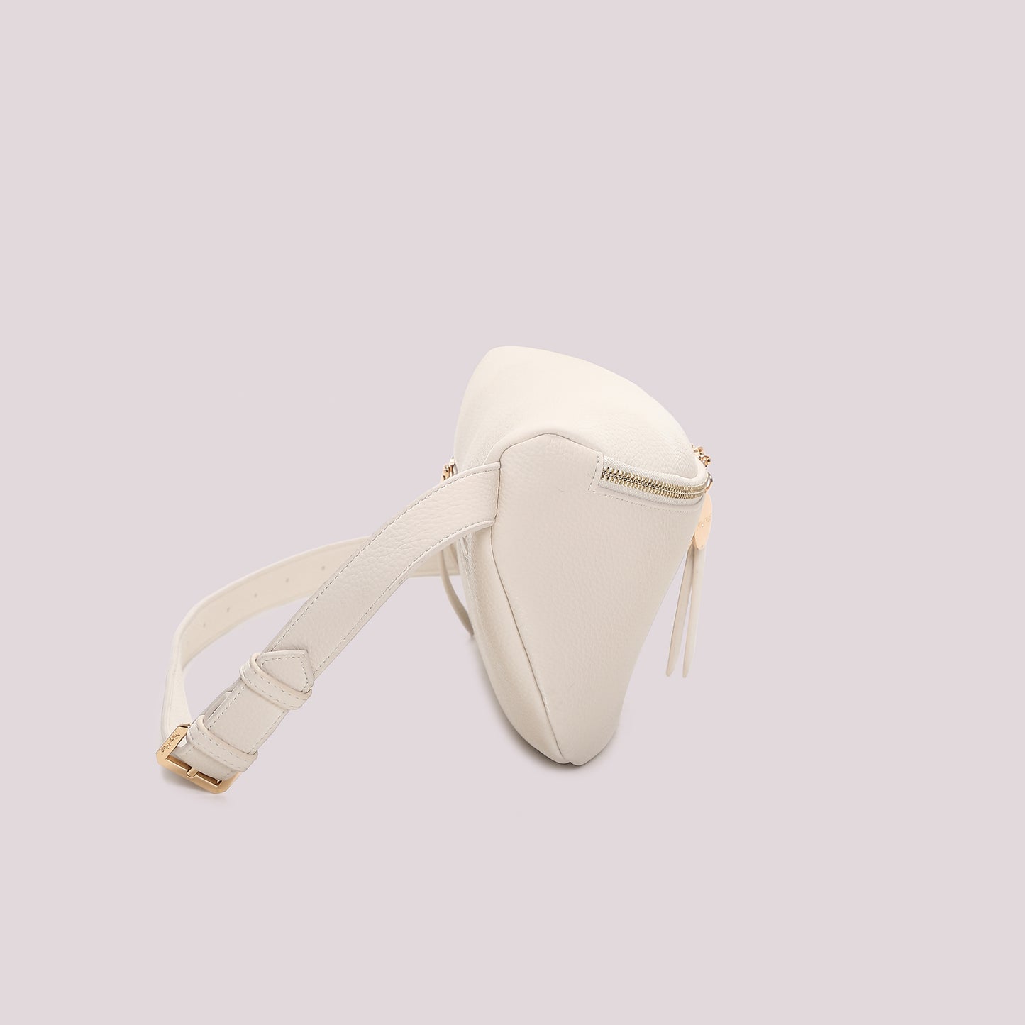 MARSUPIO CON CATENA SUL MANICO