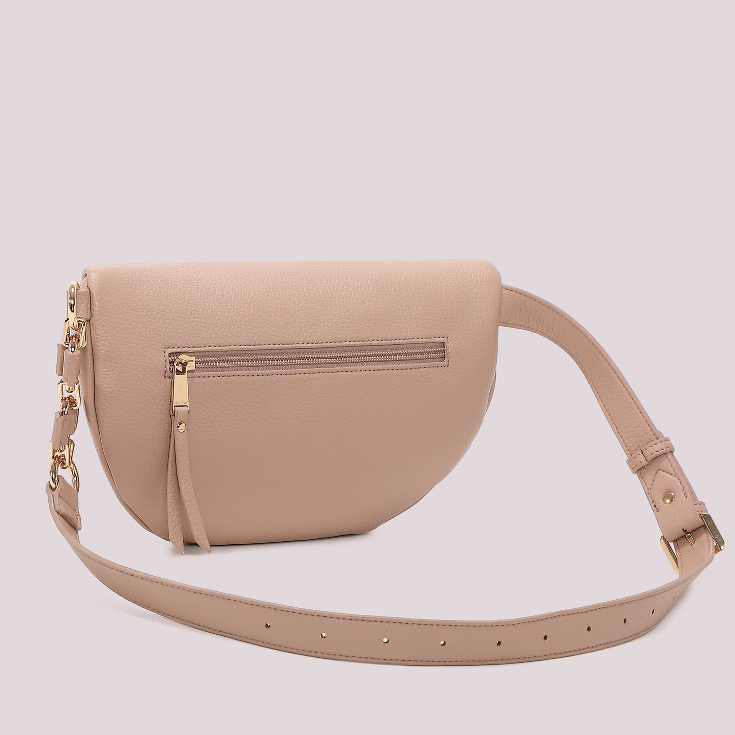 MARSUPIO CON CATENA SUL MANICO